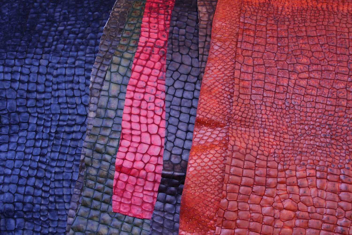 Rifinizione pellame stampato